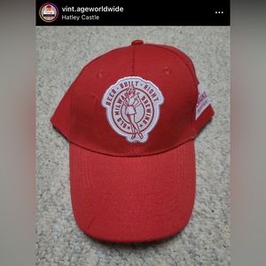 Old Milwaukee "Beer Built Right"
Snap-Back Adjustable Baseball Cap -new red.